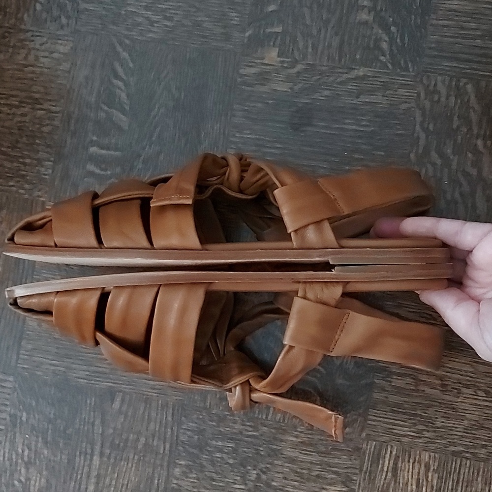 BNIB NWT Hereu Bena sandals in tan - Picture 4 of 9